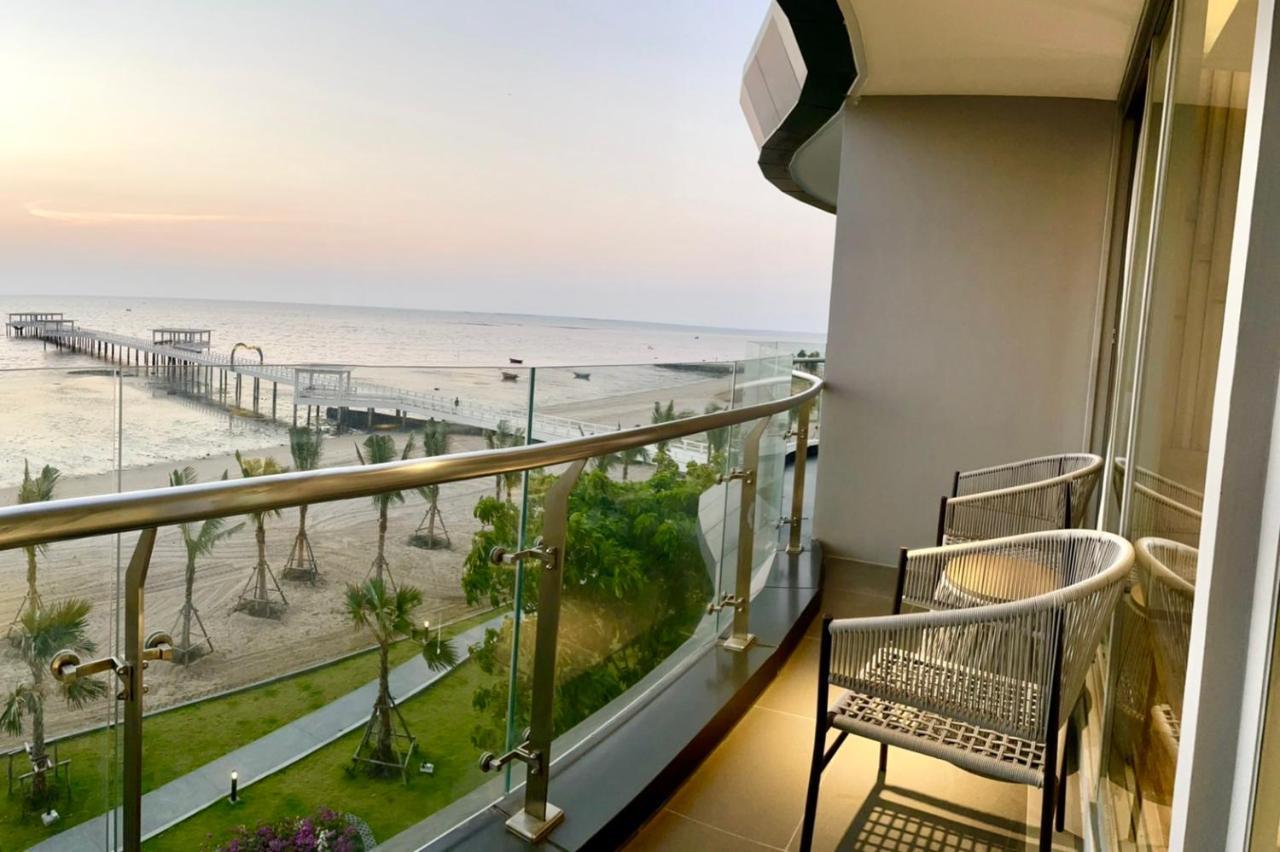 Symphony Of The Sea Hotel Bangsaen Dış mekan fotoğraf