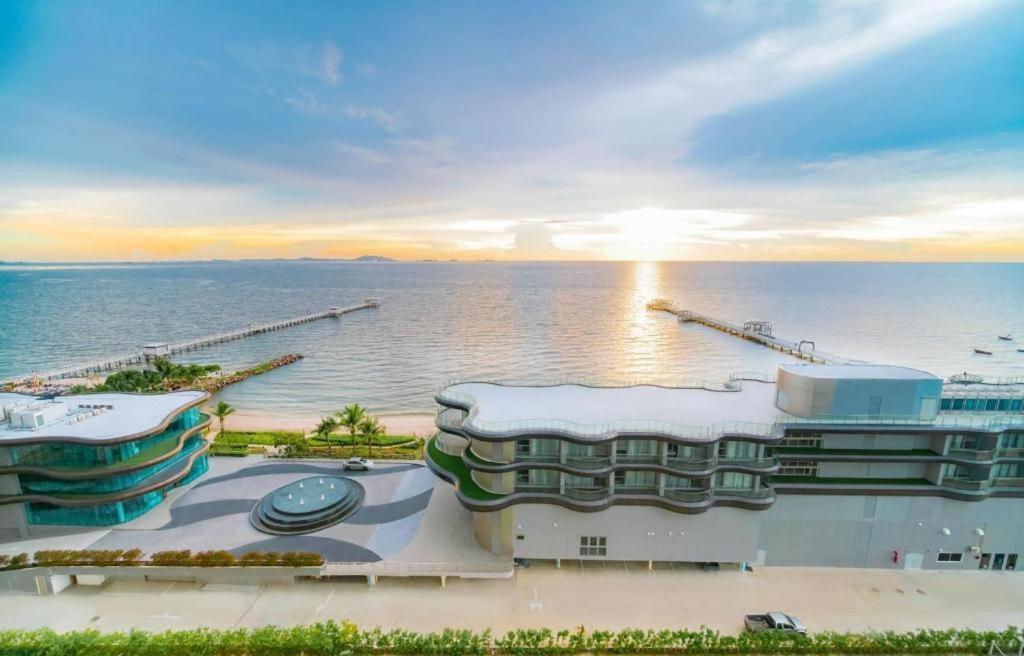 Symphony Of The Sea Hotel Bangsaen Dış mekan fotoğraf