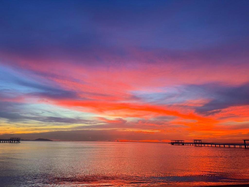 Symphony Of The Sea Hotel Bangsaen Dış mekan fotoğraf